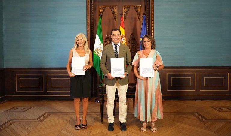 Andalucía atenderá en los centros educativos a alumnos con enfermedades crónicas complejas