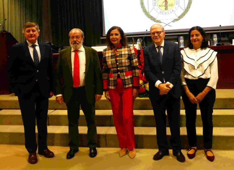 El Colegio de Médicos de Sevilla destaca la trayectoria de la Fundación Isabel Gemio por su implicación con la investigación científica