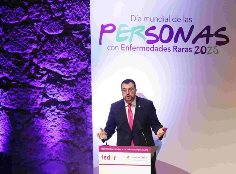 El Principado de Asturias anuncia la creación de una unidad de enfermedades raras en el HUCA que incluirá un pequeño hospital de día