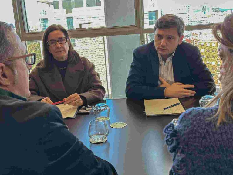 La Generalitat Valenciana refuerza la colaboración con la Federación Española de Enfermedades Raras para mejorar la atención a las personas afectadas