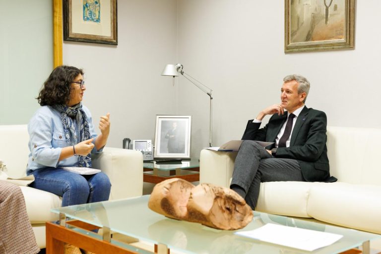 El presidente de Galicia subraya el compromiso de la Xunta por mejorar la calidad de vida de los pacientes con enfermedades raras